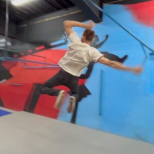 Jesse La Flair Instagram - Quick session at the newest @crosskour with @saidnovoa before todays hair and makeup test here in #MexicoCity #mexicocityparkour