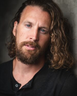 Jesse La Flair Instagram - I am beyond proud to announce that I have signed with industry titan and icon @susan__walters and I am now represented by @stwtalent with offices in NYC, Atlanta GA, and Wilmington NC 🙌🏻 

Recent headshot session with @ronfallicaphotography was amazing. What’s your favorite slide?