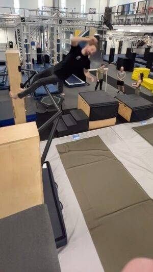 Jesse La Flair Instagram - Stopped by @motive_movement for a quick session with @bobreesecookiemonster #parkour #freerunning