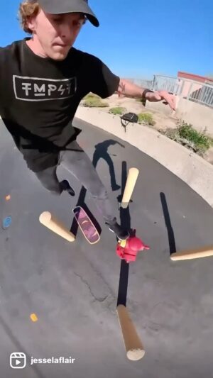 Jesse La Flair Instagram - Such a fun #skateboard #parkour challenge