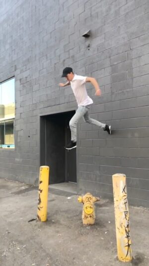 Jesse La Flair Instagram - A fun one with the team @tempestfreerunning #tmpst #parkour #freerunning