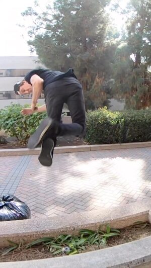 Jesse La Flair Instagram - A different type of footwork #parkour