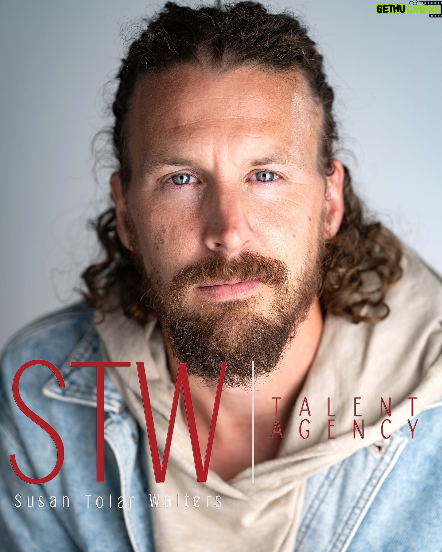 Jesse La Flair - 696 Likes - I am beyond proud to announce that I have signed with industry titan and icon @susan__walters and I am now represented by @stwtalent with offices in NYC, Atlanta GA, and Wilmington NC 🙌🏻
Recent headshot session with @ronfallicaphotography was amazing. What’s your favorite slide?