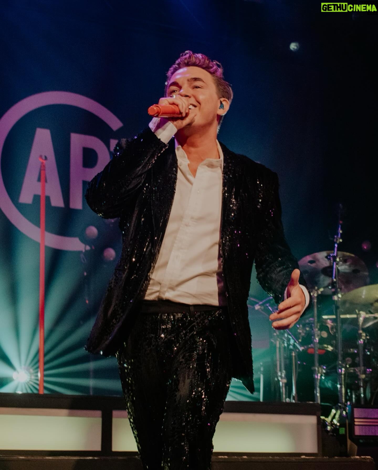 Jesse McCartney - 13K Likes - Tour feels like so long ago! I miss seeing all of you out on the road. I have 3 shows next month and some other news to share with you soon š Until then, July tix available in bio! šø: @chelsiemcgrady and @betweentwobolts