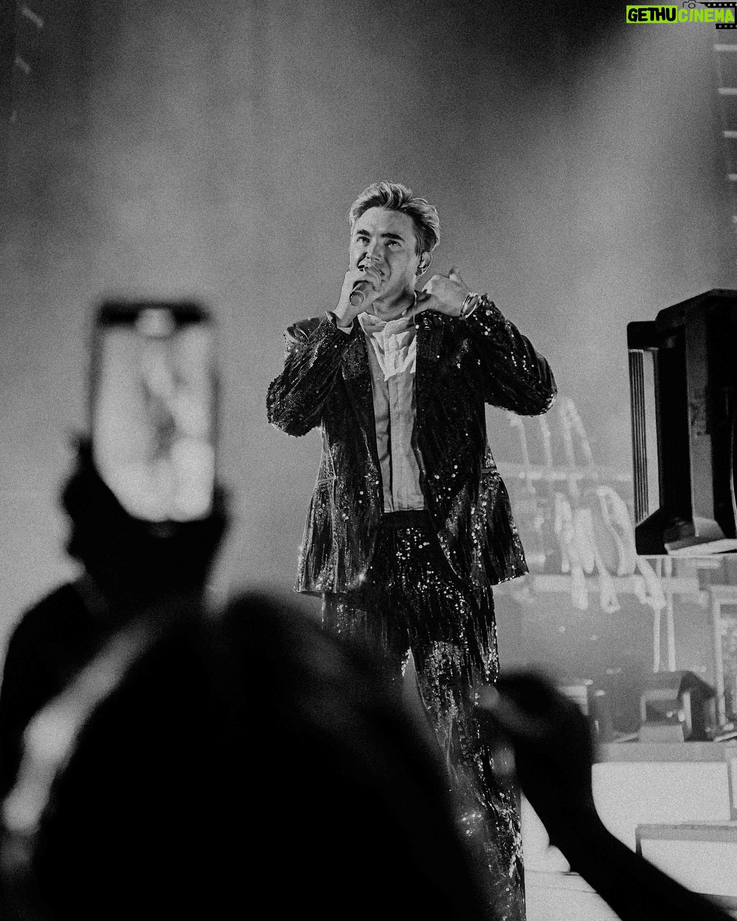 Jesse McCartney - 13K Likes - Itās only been a week since we wrapped the #AllsWellTour and Iām having serious withdrawals! Miss you guys.