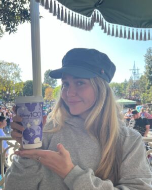 Jessi Case Instagram - Cup full o’life l8ly 🩵