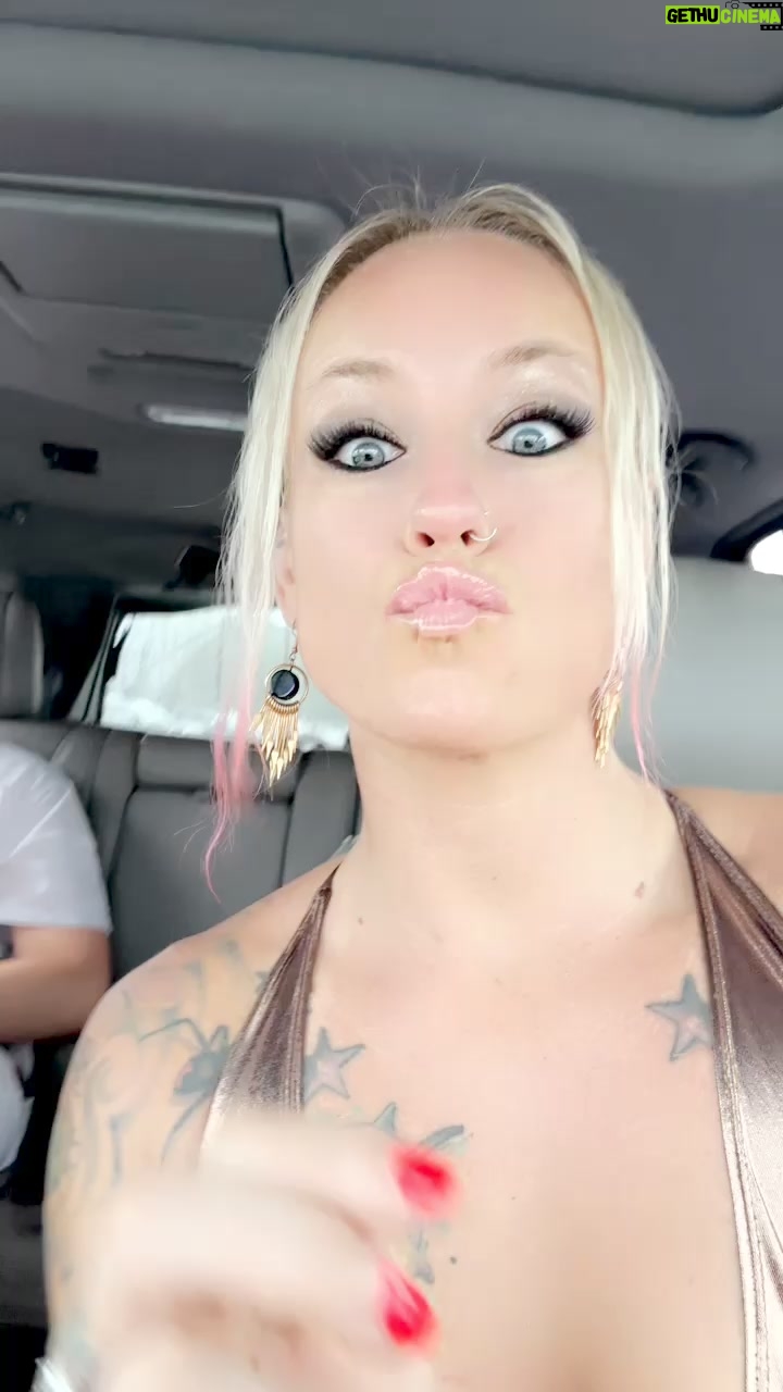 Jessica Borga - 161 Likes - Dinner cruise with the fam!!!!š„°