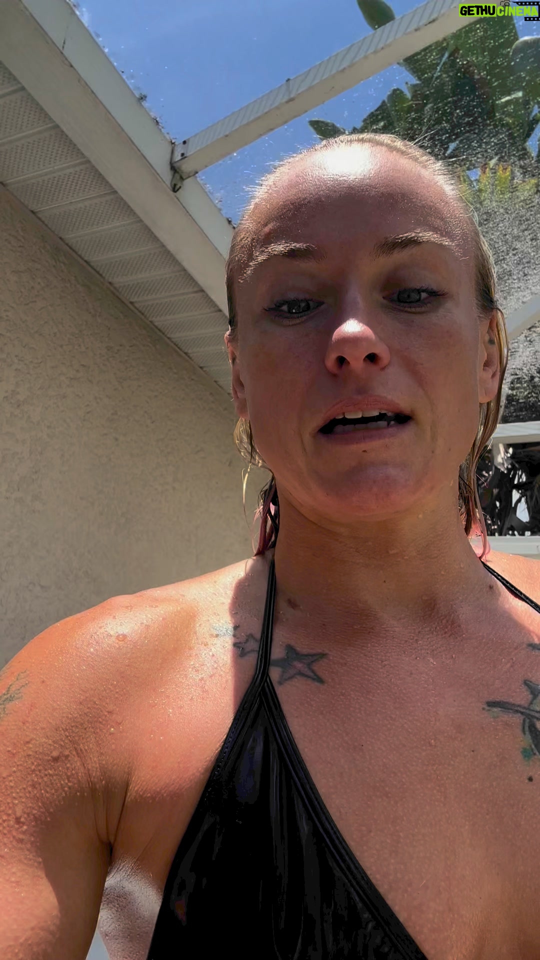 Jessica Borga - 558 Likes - Cold plunge and reading is my down time in between trainings.