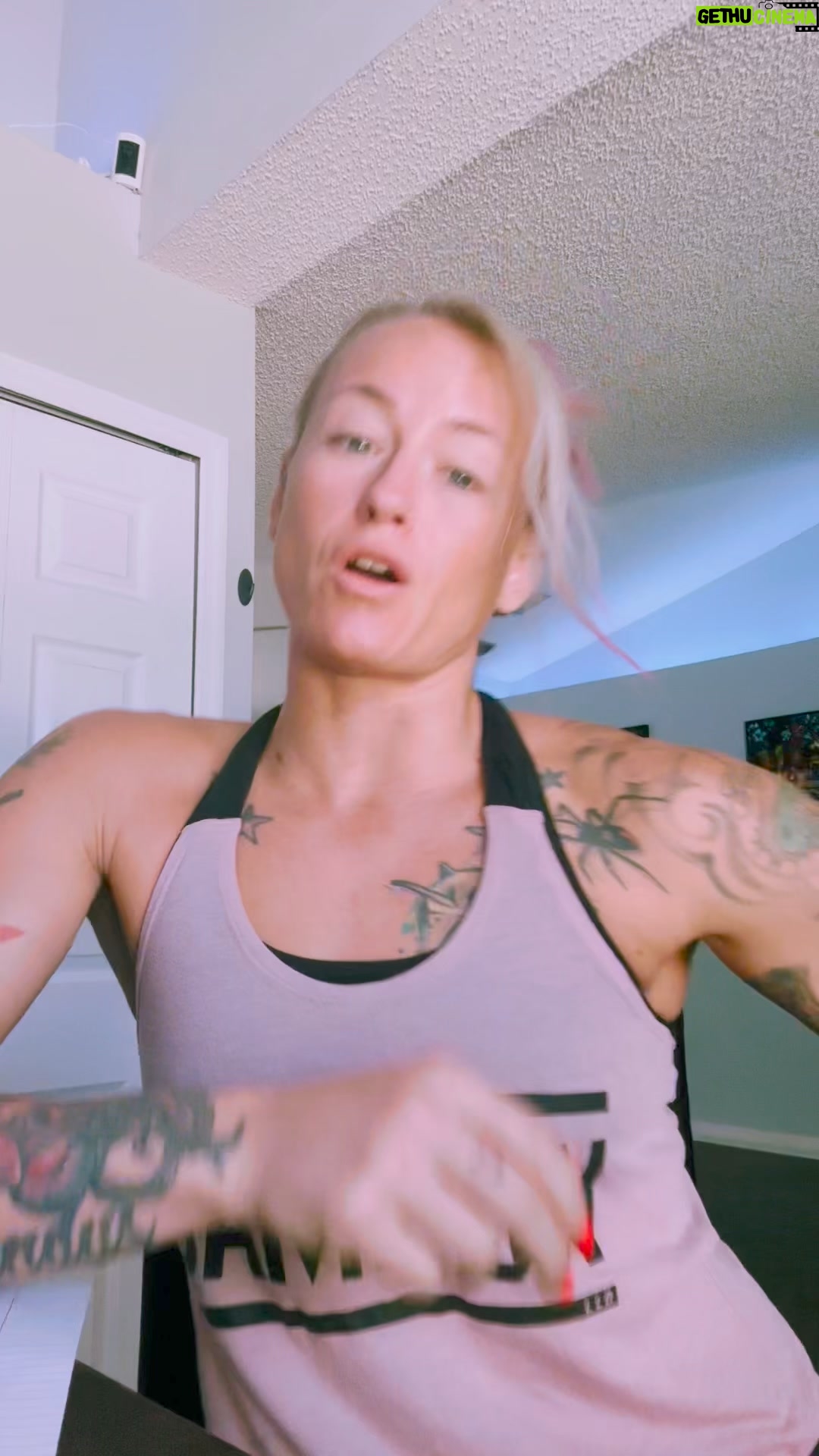 Jessica Borga - 256 Likes - I have no idea how yall have the time for this sh!t š
#WeBusy #aintgottime #shessomean