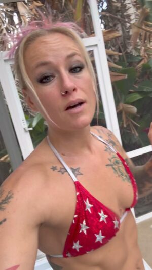 Jessica Borga Instagram - 😂🤣😂 #floridaweather #bipolarweather