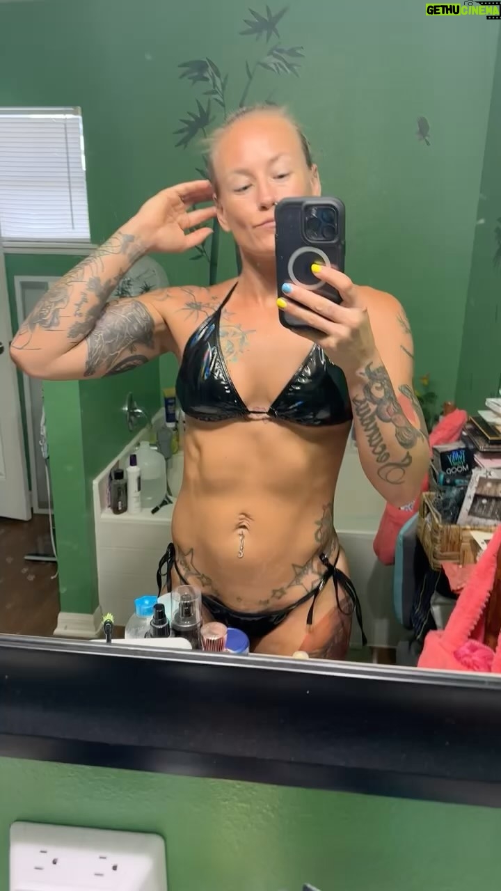 Jessica Borga - 726 Likes - š
