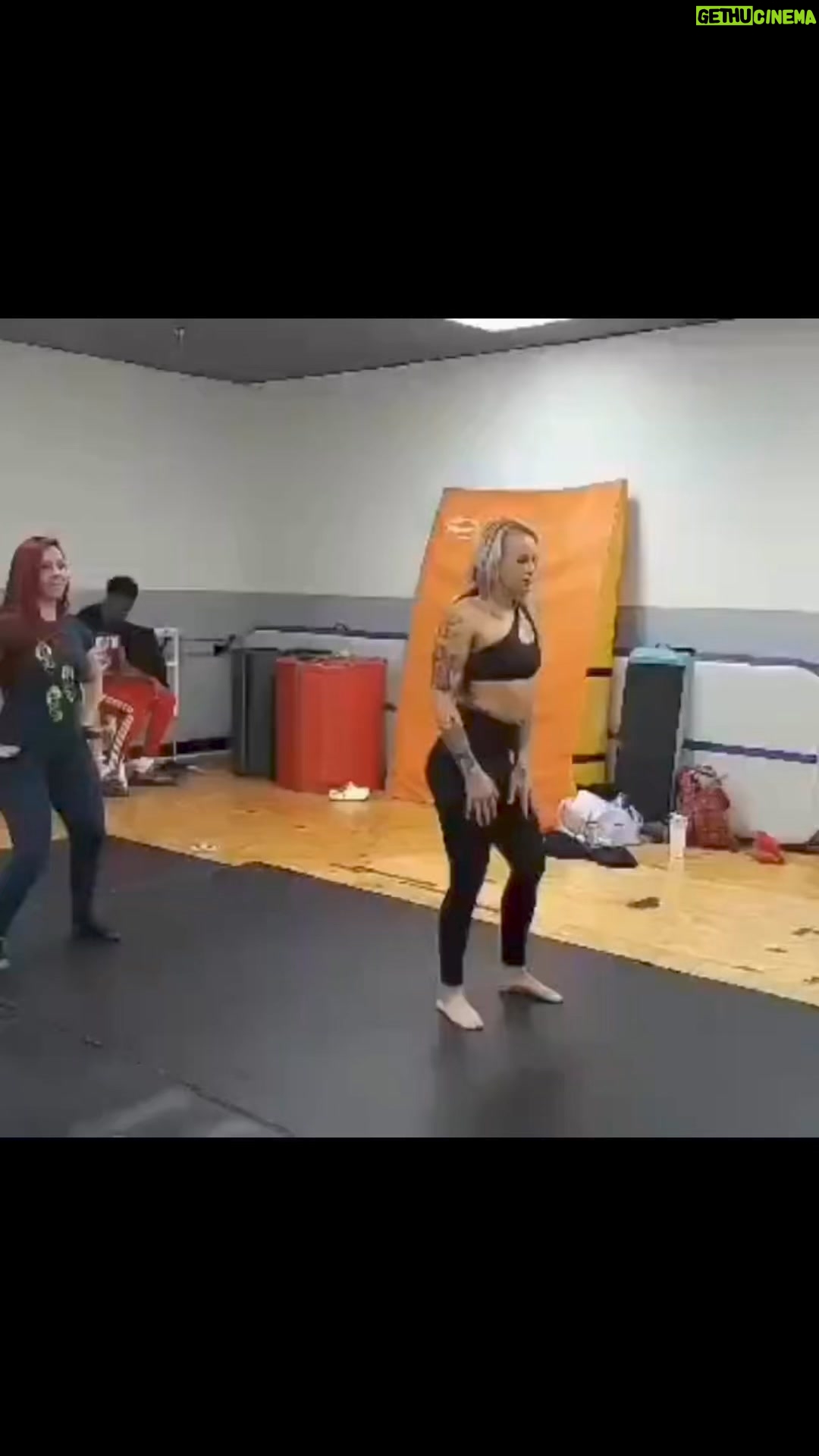Jessica Borga - 216 Likes - This was my first ever dance class a few years ago. So much fun. Need to go back. Love dancing #somuchfun #dance #heels