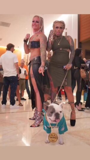Jessica Borga Instagram - My dawg! 😜 The Mother F***in Bare Knuckle Fighting Championship Mascot in the house Friday night in Hollywood FL at the Hardrock!!!! ❤️‍🔥👊