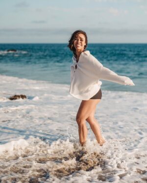 Jessica Camacho Instagram - It’s the ocean for me, that puts my heart back into place, every time. 🩵  @amandapeixotoelkins
