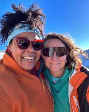 Jessica Fostekew Instagram - If you like watching me so scared I lose my mind and also just two bisexual women being an amazing team and also loads of funny things get said in a mind blowing beautiful part of the world tune into @dave_tvchannel tonight at 8pm

Me and @destheray drive all over Colorado’s Rocky 🏔️ 🏔️ (not a euphemism) on #WorldsMostDangerousRoads