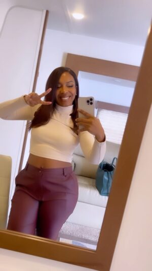 Jessica Frances Dukes Instagram - #DayOne #OnSet #NewAdventure 
#London #England #UnitedKingdom
🙌🏾🎬🙌🏾✈️🎬🙌🏾🌍🙌🏾

👑 @trcmakeup slayed my #Hair & #Makeup! ✨Love her work!

Shout out to 👑 @calitinahair for nurturing my #naturalhair, #braiding it down, and doing an #install before leaving the states. 

Another Special ShoutOut to 👑 @kicknitwitcoco  of @krownkonnect for making me this beautiful #lacewig to protect my hair.

#ItTakesAVillage #Thankful 
#MyAncestorsWildestDreams #DreamsComeTrue #PrayedUp #Manifestedit #WorkedForIt #Blood #Sweat #Tears #LivingMyDream

#JessicaFrancesDukes