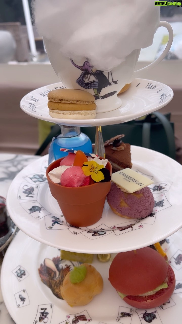Jessica Frances Dukes - 1K Likes - #BreakingNews #ImAMadHatter !!!👗🐇🐛🐱🎩🪷💐
The #AliceinWonderland #AfternoonTea at @sandersonsocial #owesmenothing! What an amazing experience! #Foodie #LivingLife #WheninLondon #HighTea #Londonlife #londonfood #teatime