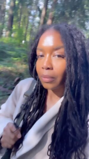 Jessica Frances Dukes Instagram - “Men Go and Come. but Earth Abides”
Signed #Emma #JessicaFrancesDukes
#EarthAbides @mgmplus @amazonprime 
StayTuned for the Journey! 
#scifi #scifiart #scifibooks