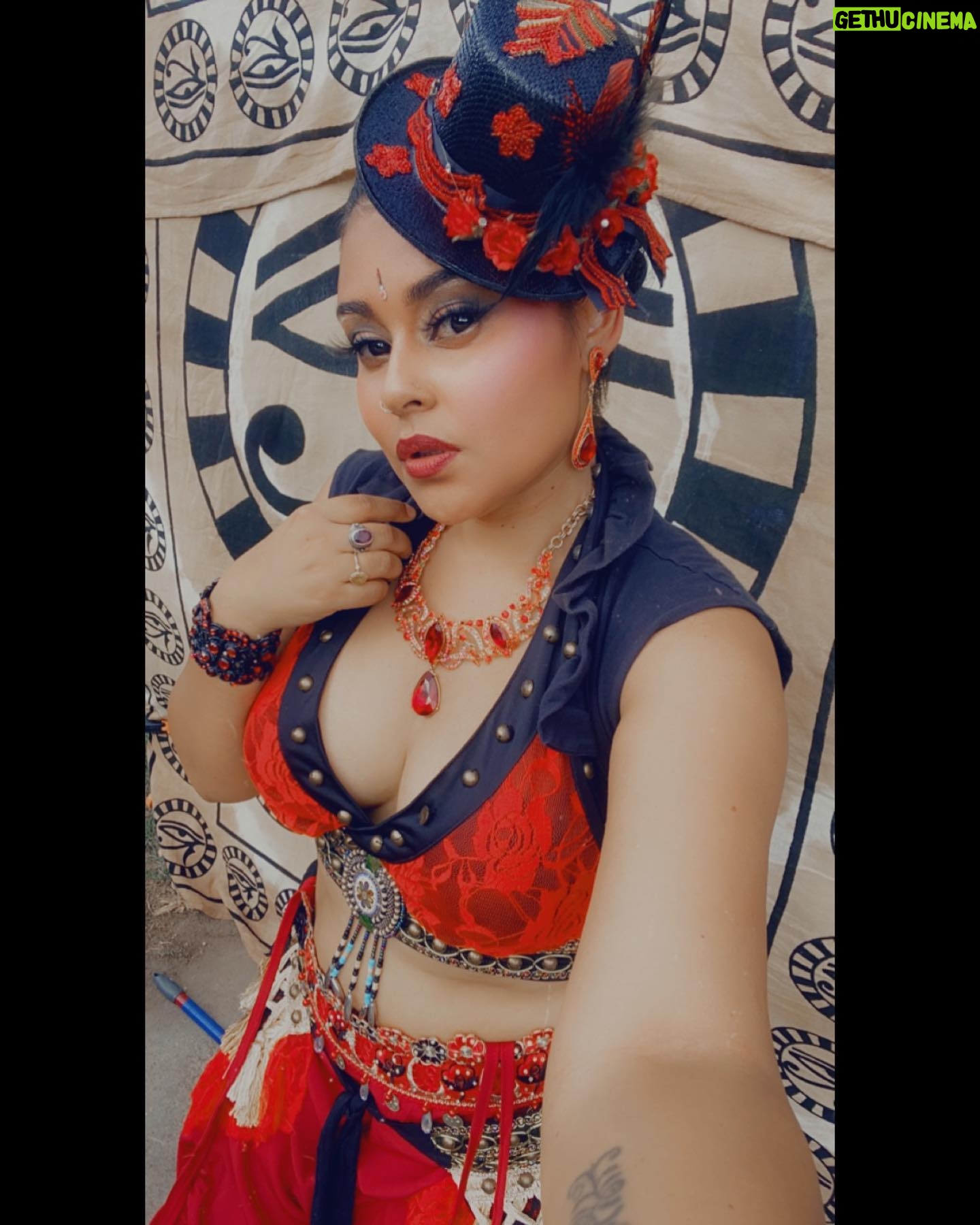 Jessica Franco - 3 Likes - Ya girl getting back into things ❤️🔥🖤 This is me before my solo at @bakovillagefest with @alwadi_music_ in the VIP Lounge 😎
Always good times there 🍻
•
#bellydancer #alwadimusic #goddessjesska #dancerforlife #sworddancer #mylifestyle #performer #entertainer