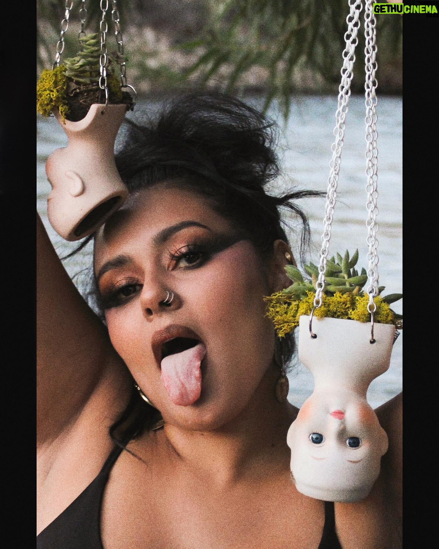 Jessica Franco - 3 Likes - SOLD ❌ Only 1 left! Succulent porcelain dolls 🤍
I’m super excited to be starting off my own upcoming business!!!
I can’t wait to see where I am at this time next year 🕯️🙏🏽
•
Shot by @elithefungi
MUA/Hair @elithemakeupguy @elithecosmoguy
•
#dollheads #creepydolls #creepydollsofinstagram #porcelaindolls #greenthumb #succulents #greenplants #oddities