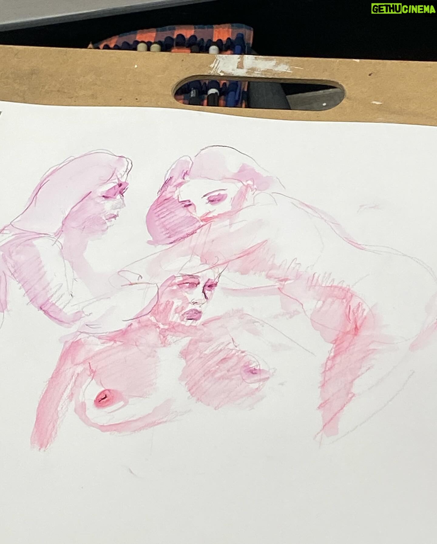 Jessica Franco - 662 Likes - Swipe through 🫶🏽 Today is figure drawing class. So I thought I’d my nice to share what I do during the week. Here is some figure drawings from my session at studio @caffeine_heroes by artist @art_of_carlos 😍 Sadly I can’t really share drawings that are taking at the College. So this is from my studio work. Hope you enjoy them.
And yes, in the second photo I am sleeping 🥰
