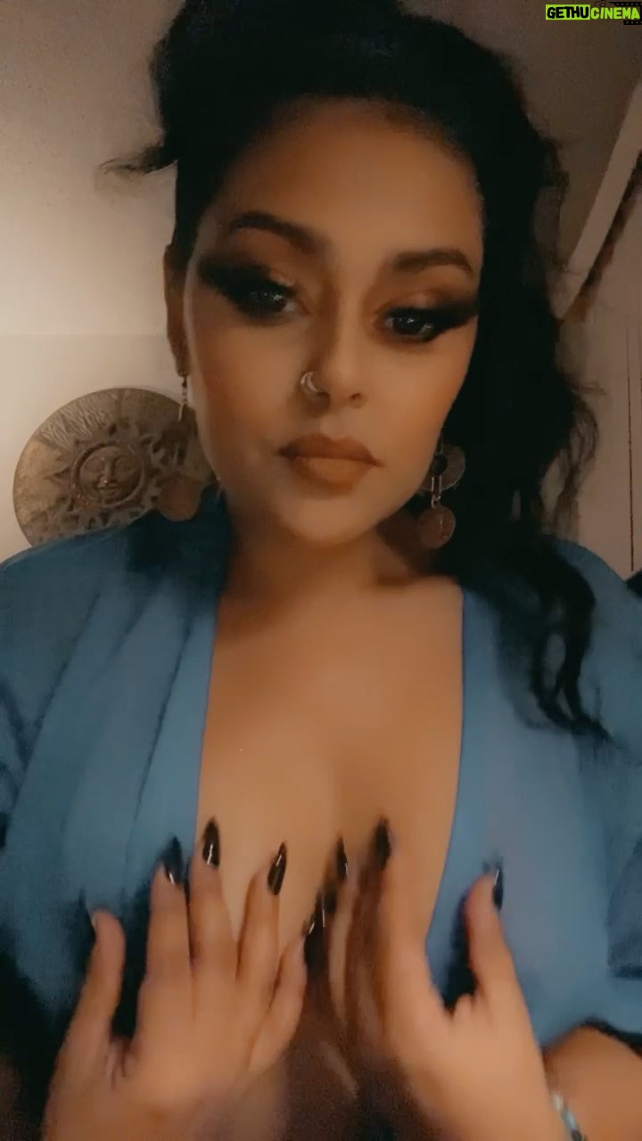 Jessica Franco - 3 Likes - Did some shit today… 💙✨
•
Earrings by yours truly @goddess_jesska2.0
MUA/Hair @elithemakeupguy @elithecosmoguy @elithefungi