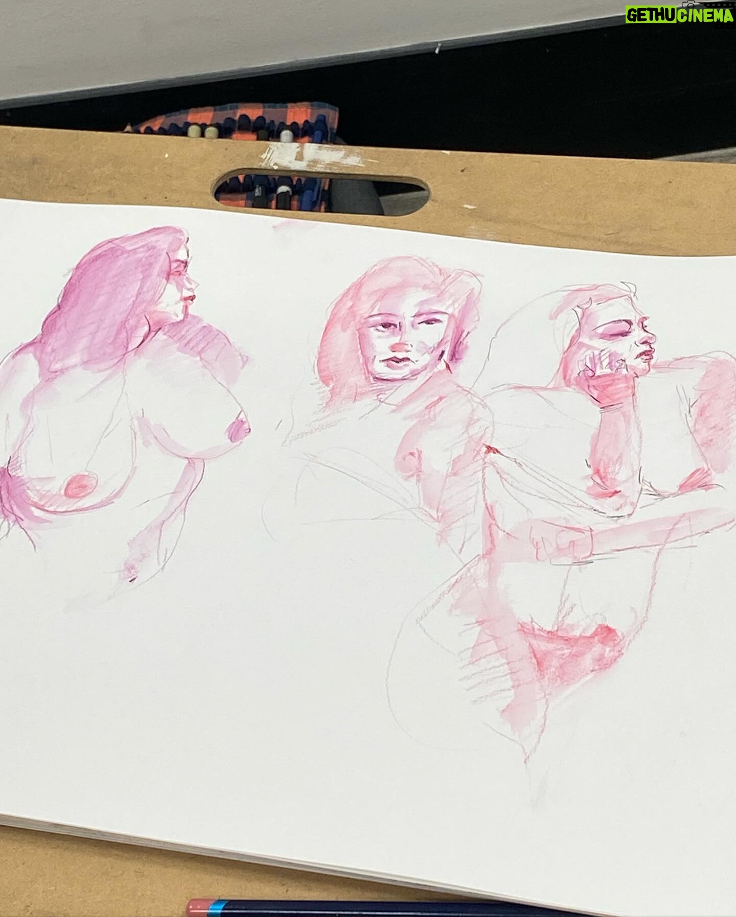 Jessica Franco - 662 Likes - Swipe through 🫶🏽 Today is figure drawing class. So I thought I’d my nice to share what I do during the week. Here is some figure drawings from my session at studio @caffeine_heroes by artist @art_of_carlos 😍 Sadly I can’t really share drawings that are taking at the College. So this is from my studio work. Hope you enjoy them.
And yes, in the second photo I am sleeping 🥰