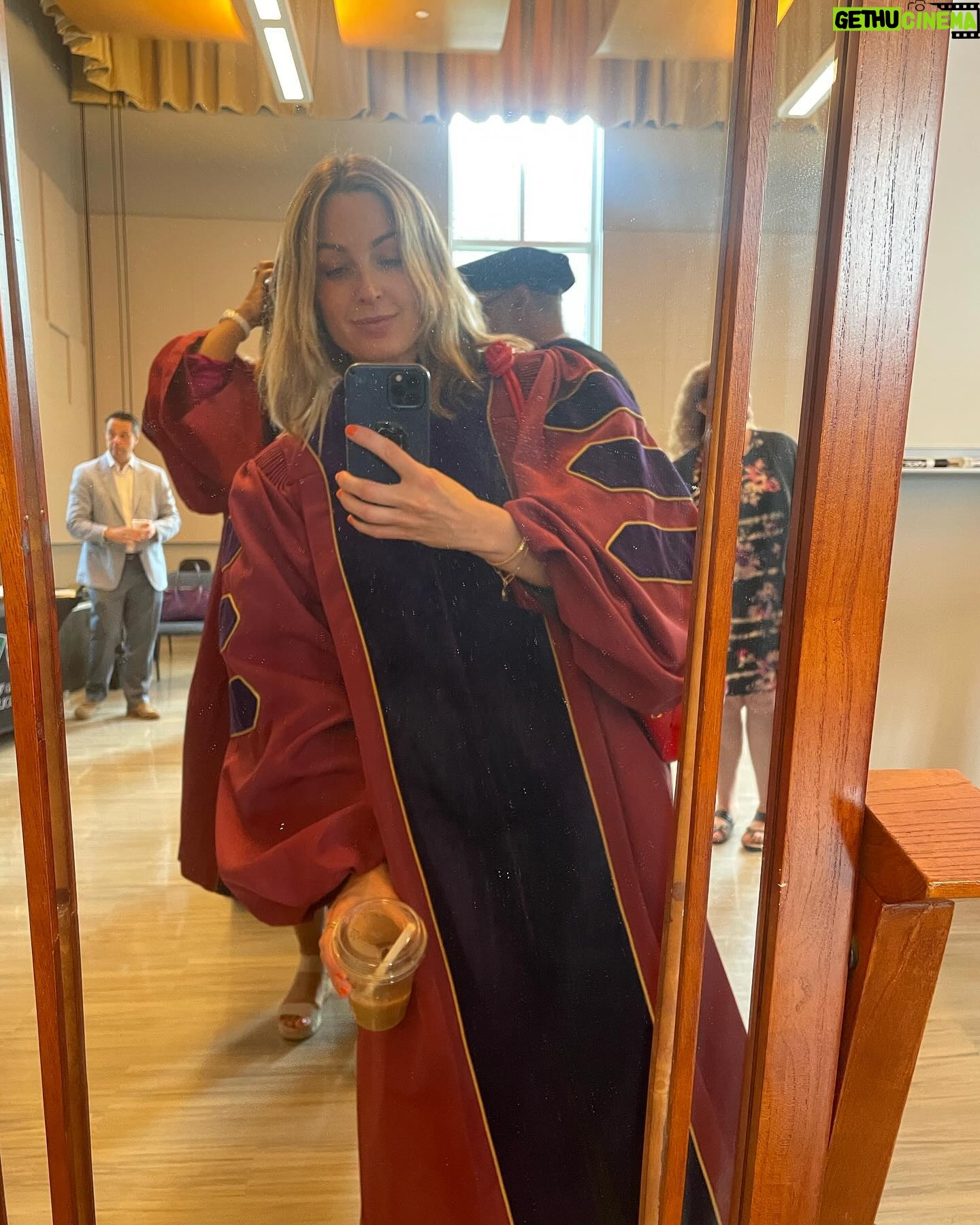 Jessica Knoll - 2.2K Likes - PAGING Dr. Jessica Knoll (still call 9-1-1 if someone has a heart attack though.)