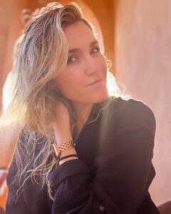 Actress Jessica Lowe HD Instagram Photos and Wallpapers March 2023