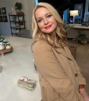 Jessica Morris Instagram - April 6th at 8/7c on #lifetime check out “Secret Life of a Sorority Girl” to see me playing the mom of the sorority girl, who has some secrets of her own;) Directed by @damianromay