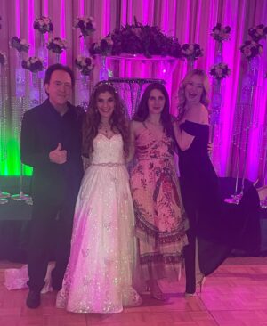 Jessica Morris Instagram - Such a wonderful wedding and the most beautiful bride😍Congrats @realcharlesband & @robinsydney7 ❤️😊