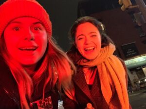 Jessie Ennis Instagram - Got to see my sis @mollsterg kill it in @alicebyheart.mcc tonight and I cried a lot. That voice called me to New York like a siren song.