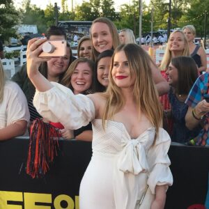 Jessie Ennis Instagram - Had the time of my life celebrating Life of the Party with everyone at Auburn University. Thank you all for coming out!!