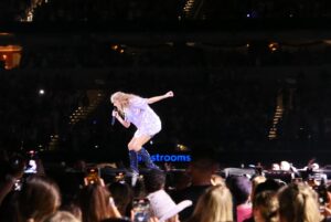 Jessie Ennis Instagram - never before seen pictures of @taylorswift because I took them last night.