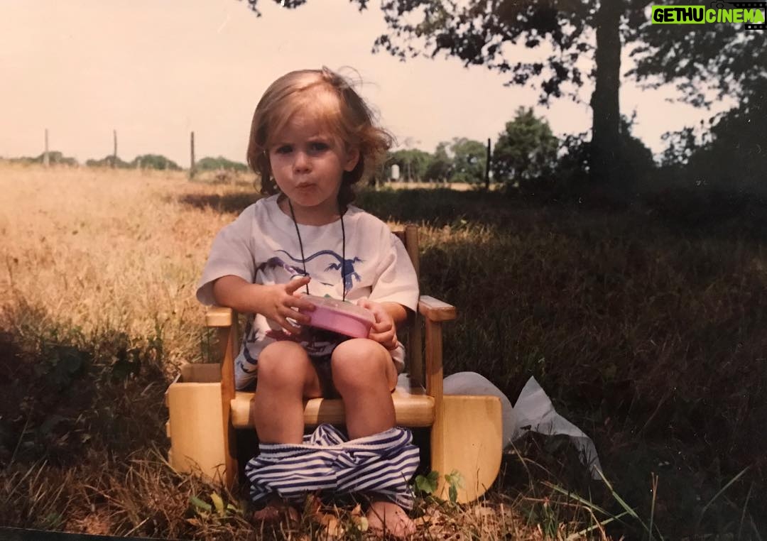 Jessie Ennis - 568 Likes - potty trained on the side of the road.