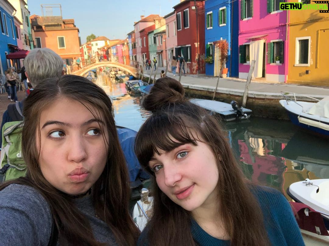 Jessie Franks - 1.3K Likes - Whatās your favorite color? ā¬ļøā¬ļøā¬ļø
ā¢
ā¢
ā¢
ā¢
ā¢
#travel #friends #teenactors #actor #singer #colors #teensinger #famous #bff #veniceitaly