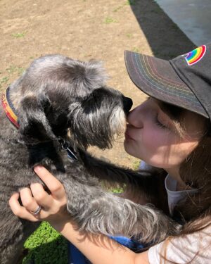Jessie Franks Instagram - Puppy love 🌈

Do you have any pets? ⬇️
