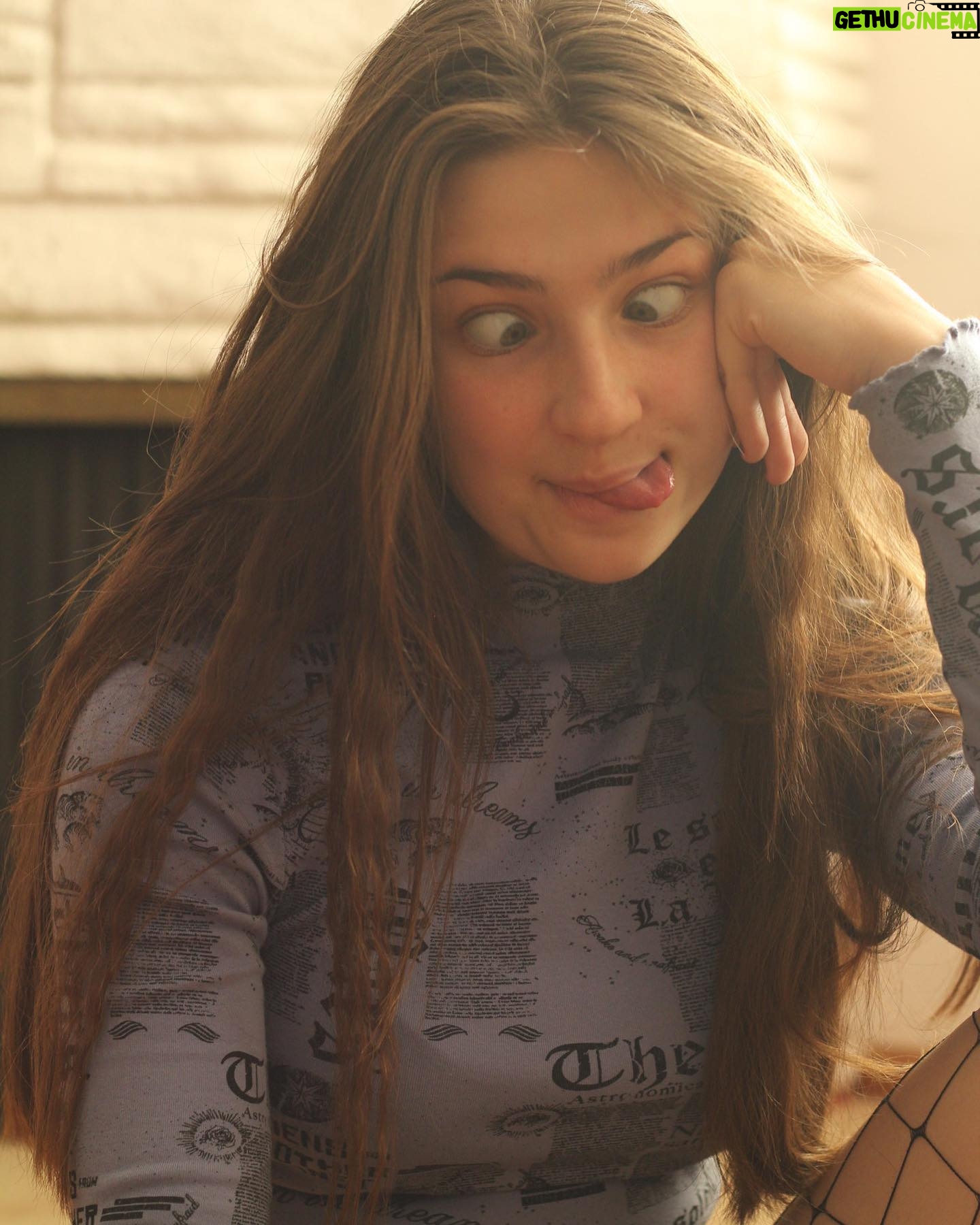 Jessie Franks - 650 Likes - This just about sums up my week...
*
*
*
*
*
*
#egirl #teenagegirl #fishnets #tiktok #weekend #ootd #fashion #outfit
#quarantine #pandemic #2020 #actor #influencer #cute #singer #talent #talented #teen #famous