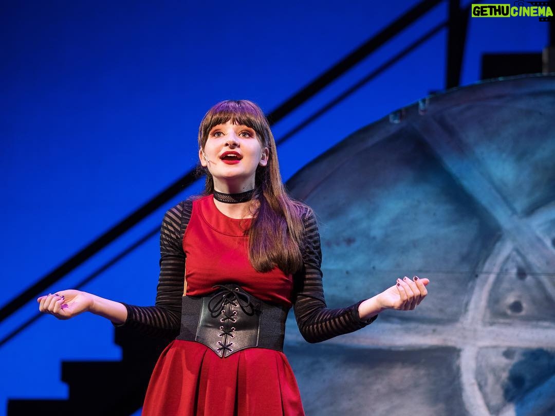 Jessie Franks - 460 Likes - Another shot from Pippin! Such a wonderful experience! šš
