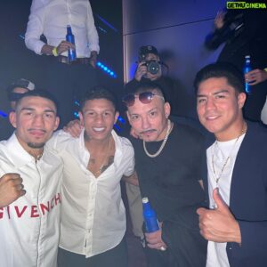 Jessie Vargas Instagram - Fight nights are always big in Vegas! @alacranbercheltoficial @nonitodonaire @teofimolopez 

#Boxing #Boxeo #FightNight #Cool #Repost #Motivation #WorldChampions #Instagram #Instamood #UFC #Fitness #FilipinoFlash #Alacran #NonitoDonaire #Fashion #Gucci #MiguelBerchelt #Fun #Friends #JessieVargas #Summer #Selfie #Follow #TeofimoLopez #Knockout