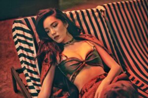 Jessika Van Instagram - Melting into the wknd
🌕☄️☀️
.
.
.
#photoshoot @ryankev_ 
#styling @boroses 
#power #suit @theziran 
#model #hair @hairbyyuichi 
#mua @josecorella 
#weekendvibes