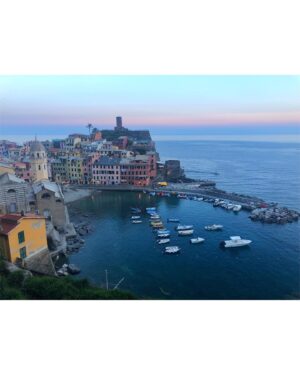 Jessika Van Instagram - traipsing through the eu & everything is so beautiful 😱 
but gotta be comfy yknow #priorities .
.
.
.
.

#naturelovers #beautiful #italia #travels