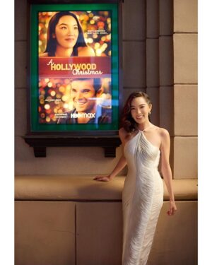 Jessika Van Instagram - ‘twas magic celebrating our lil’ holiday movie that comes out in 2 days on @hbomax ✨ i’m so grateful for the fam & community that came out & all of you who have been supporting 💘 we here & i ❤️‍🔥 you & i wish i could tag you all but it won’t let me 🥹 

#AHollywoodChristmas on #hbomax Dec 1 

#glam #makeup @archangelachelsea 
#hairstyles @tee.hair 
#styling @marc_eram 
#jewelry @davidyurman 
#dress @cultgaia 
#shoes @casadeiofficial 
#premiere @wbpictures