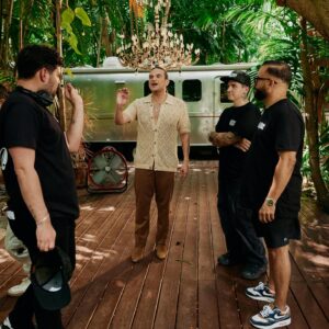 Jessy Terrero Instagram - #BTS 📸 @silvestredangond @carlosvives 
Tú o Yo

Starring @barbaraderegil 

Director @santidiazv 
@cinemagiants 

📸 @ighorvisual