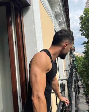 Jesús Mosquera Instagram - Ya llegó el caló☀️