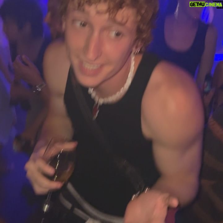 Jesús Mosquera - 28.5K Likes - Estrenando cámara 🕺🏽🪩