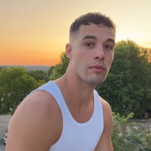 Jesús Mosquera Instagram - Cambio de look 😎👶🏽