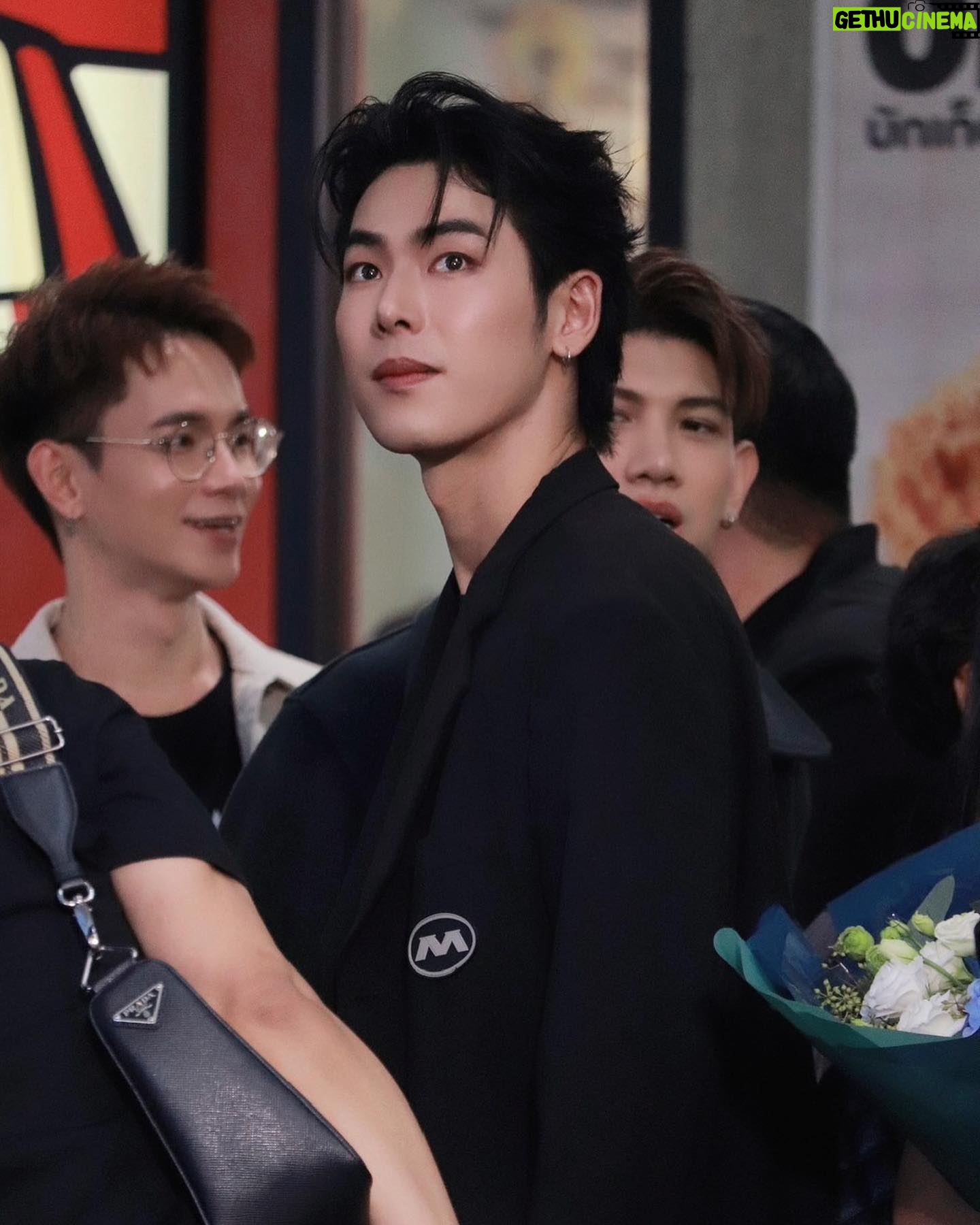 Jet Somjet Saejang - 8.9K Likes - ใกล้จะออนแล้วววว😎
#7daysbeforevalentine
#bandaibar
