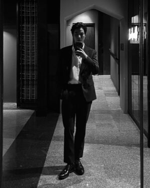 Jet Somjet Saejang Instagram - SEIKO PRESAGE Gentleman Party ครั้งแรกของการบอกเล่าเรื่องราวสุดคลาสสิค ผ่านคอลเลกชันเรือนเวลาระดับ Craftsmanship เพื่อสะท้อนตัวตนของเหล่า Gentleman ที่มีความหลงใหลในสุนทรียะสไตล์ญี่ปุ่นอันประณีตและบรรจง พร้อมสัมผัส 4 ซีรีส์หลัก Craftsmanship Series, Sharp Edged Series, Style 60’s และ Cocktail Time @seiko_thailand 

#seikothailand 
#seikopresage 
#gentlemanpart 

@verasalonstudio