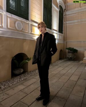 Jetsadakorn Bundit Instagram - Back In Black 🌑
#TheHiddenCharacter #BeOnCloud